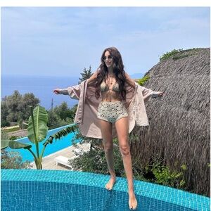 Zara Ecru crochet shorts 7901/364‎ Size Medium